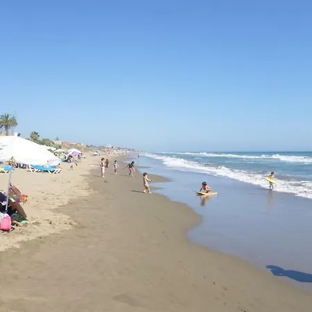 Very Family Apartment, Direct Pool Access Appartamento