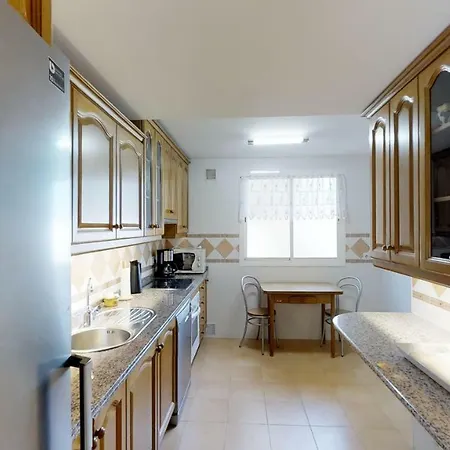 Very Family Apartment, Direct Pool Access Апартаменти *