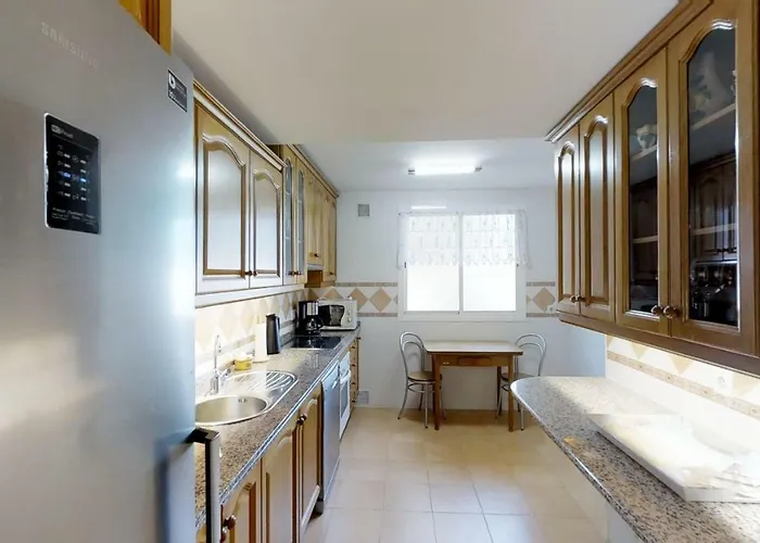Very Family Apartment, Direct Pool Access Lejlighed *