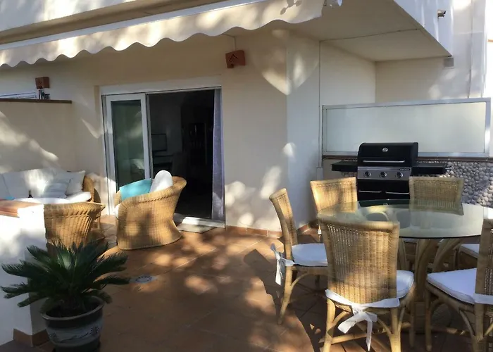 Lejlighed Very Family Apartment, Direct Pool Access