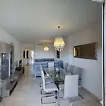 Very Family Apartment, Direct Pool Access Apartment